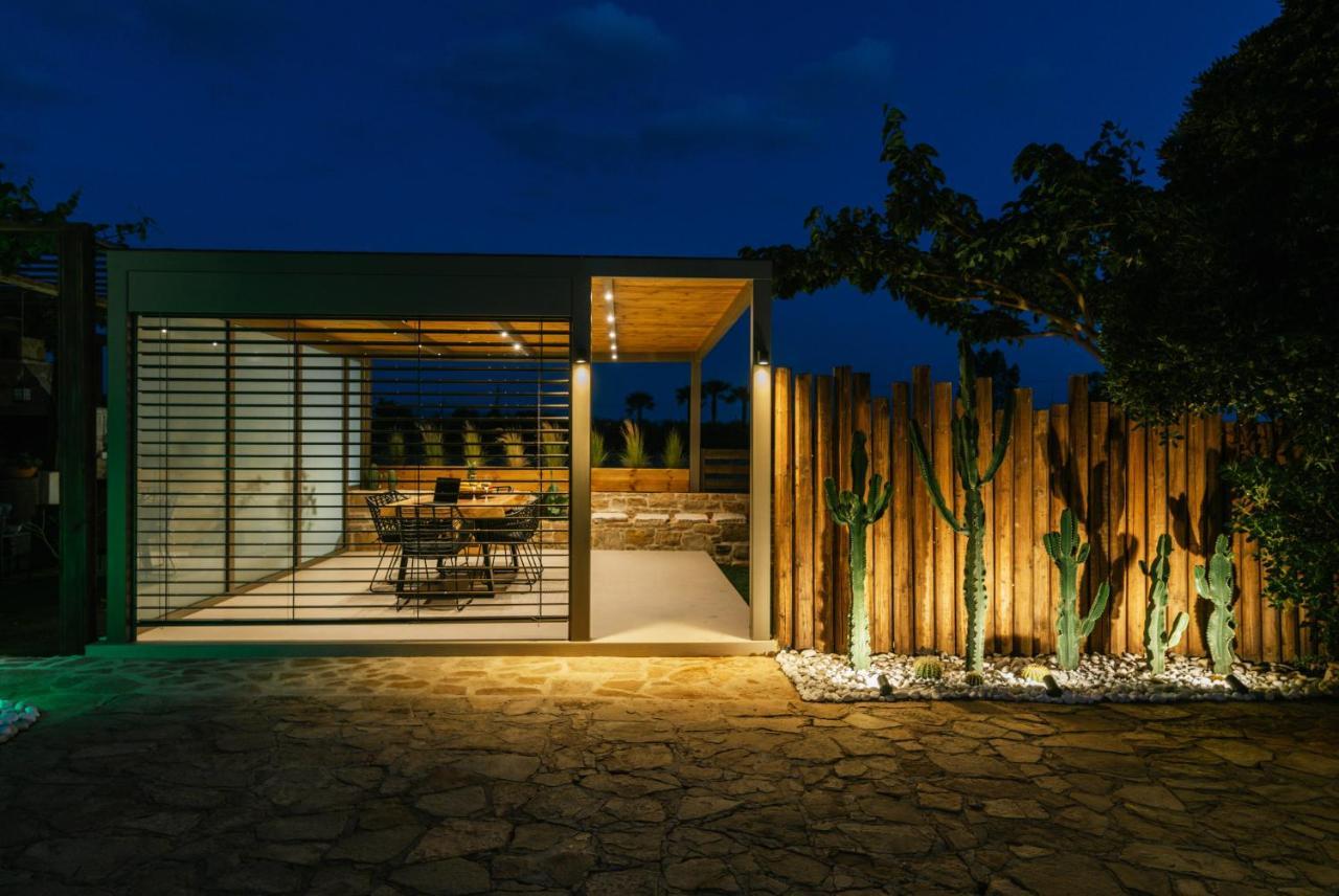 Villa Repsimia with Private Jacuzzi Kokkinos Pirgos Esterno foto